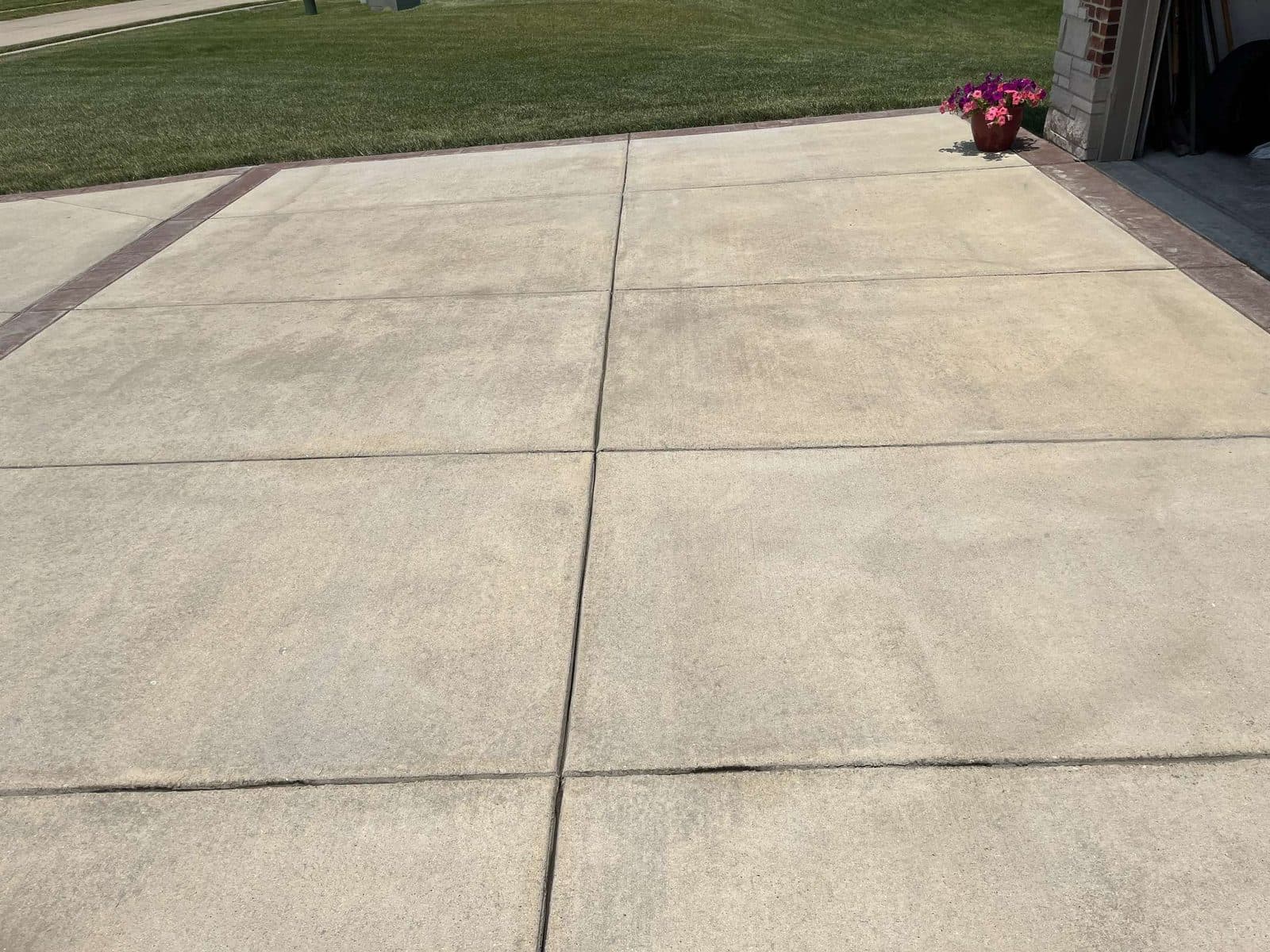 Driveway Cleaning after cleaning